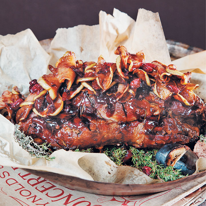 Pork roast with cranberry caramelised green apples and sage