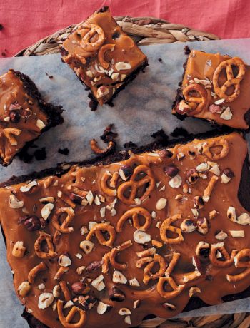 Beer brownies with caramel, hazelnuts and pretzels
