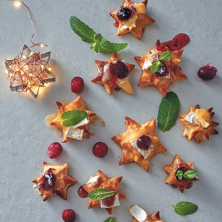 Brie and cranberry pastry stars