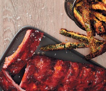 Barbecue pork ribs with baby marrow chips