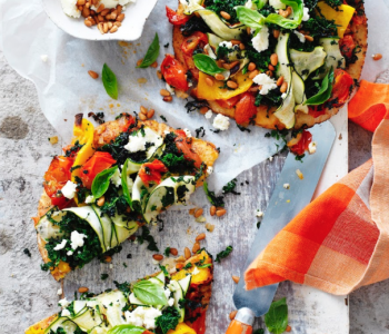 Loaded vegetable pita pizza