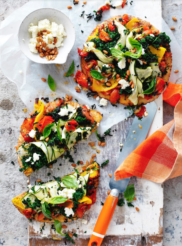 Loaded vegetable pita pizza