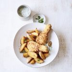 Air fryer: Crispy Drumsticks with Wedges & Garlic Mayo Dip