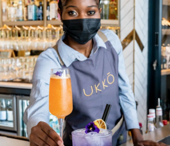 Women serving drinks at UKKO