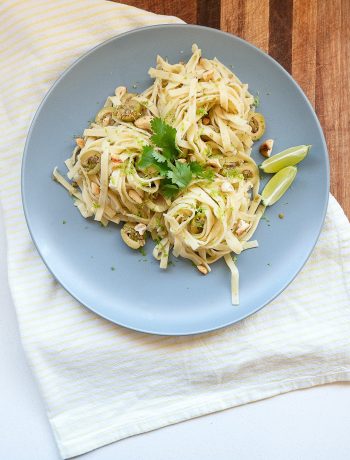 Green Thai olive pesto pasta