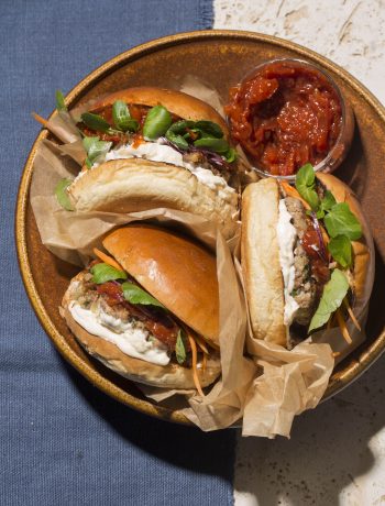 cheese-stuffed frikkadel burgers with tomato jam