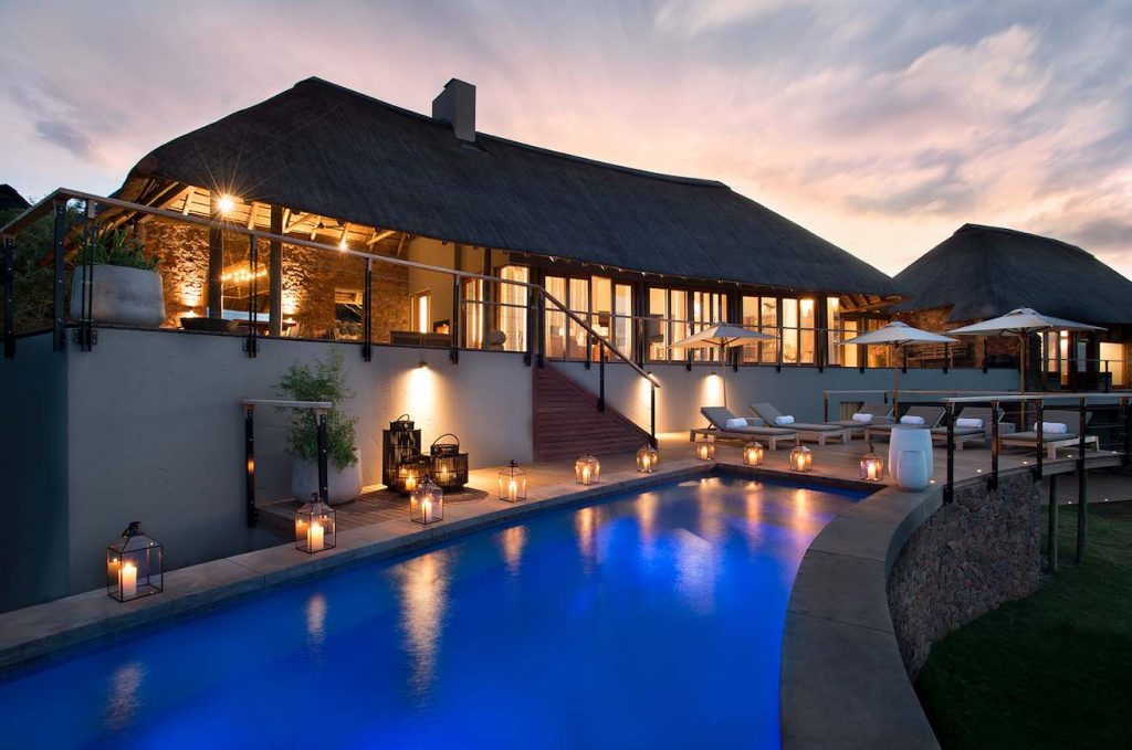 Mhondoro Safari & Lodge