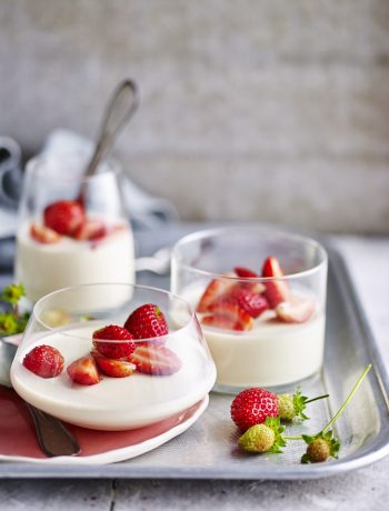 yoghurt panna cotta