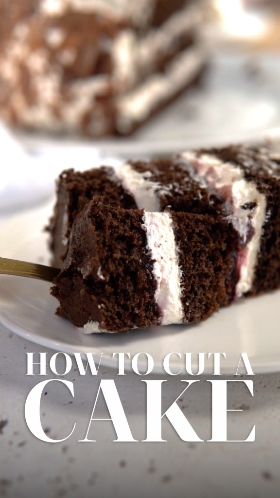 How to cut a cake