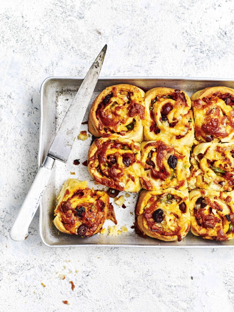 Pizza scrolls