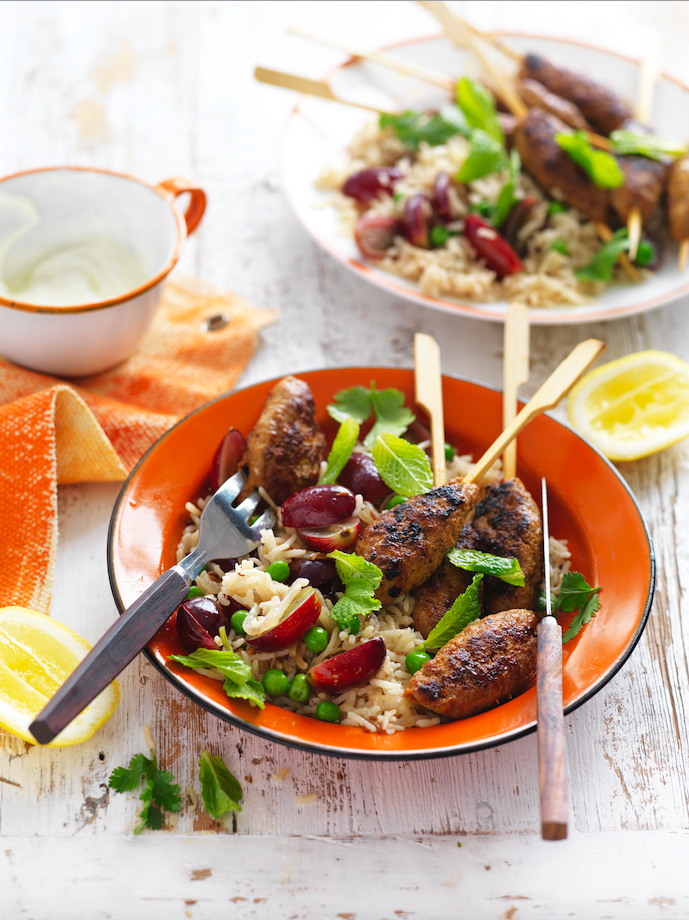 Rooibos and pork skewers with red grape pilaf