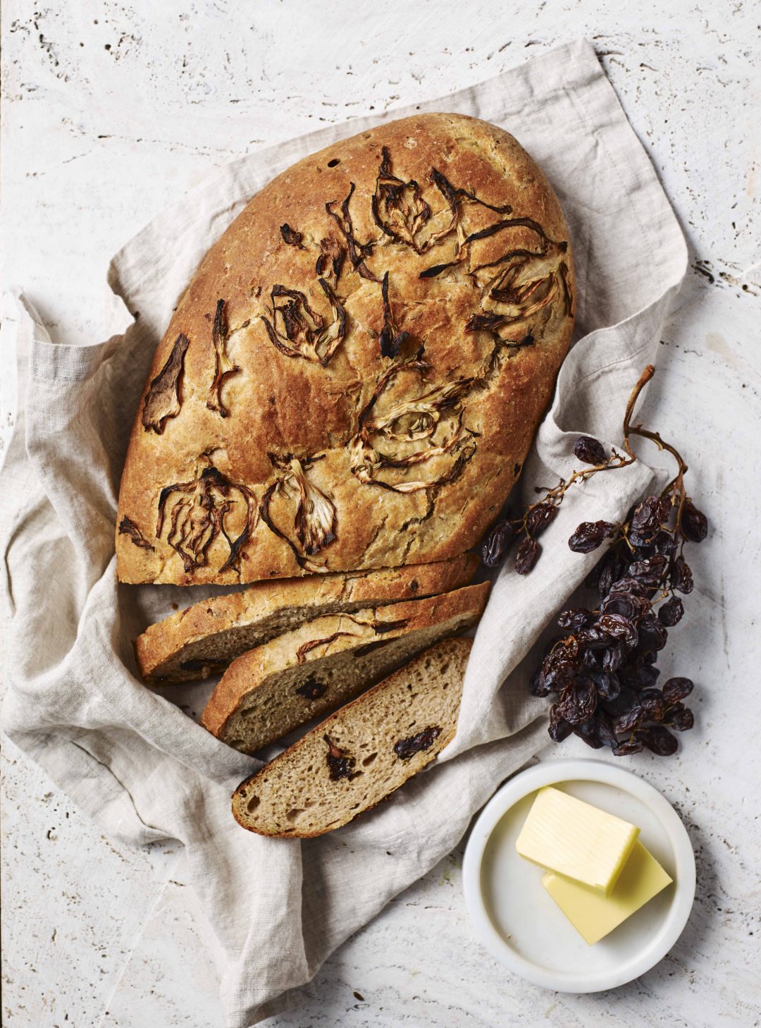 Fennel & raisin rye bread
