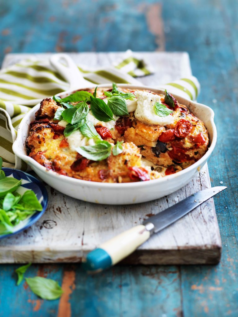 Tomato, mozzarella & chickpea pan bake