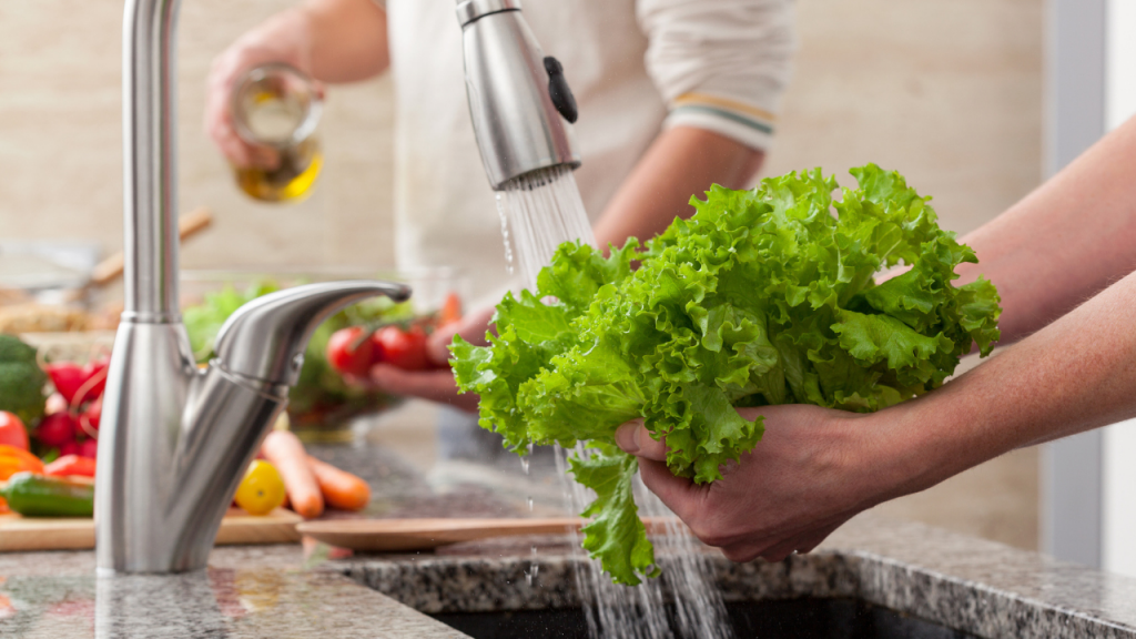 Washing leafy greens