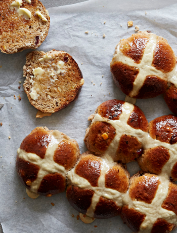 Hot cross buns