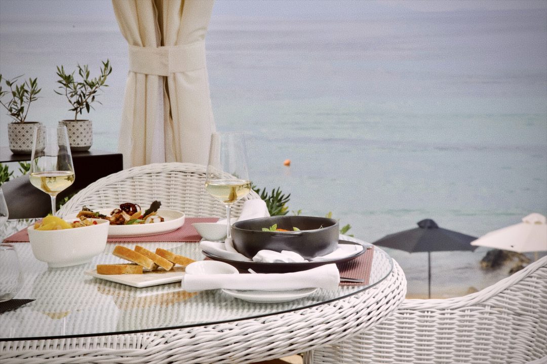 Wining and whale-watching: wineries to visit along the whale-watching route