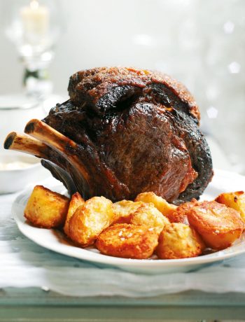 Roast rib of beef with red wine gravy