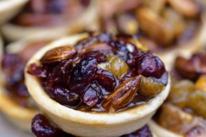 Dates and raisins (1)