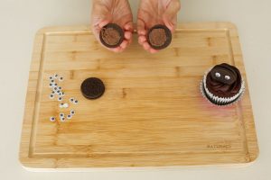 batman cupcakes