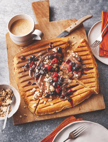 Tear-and-share pan waffle with Nutella