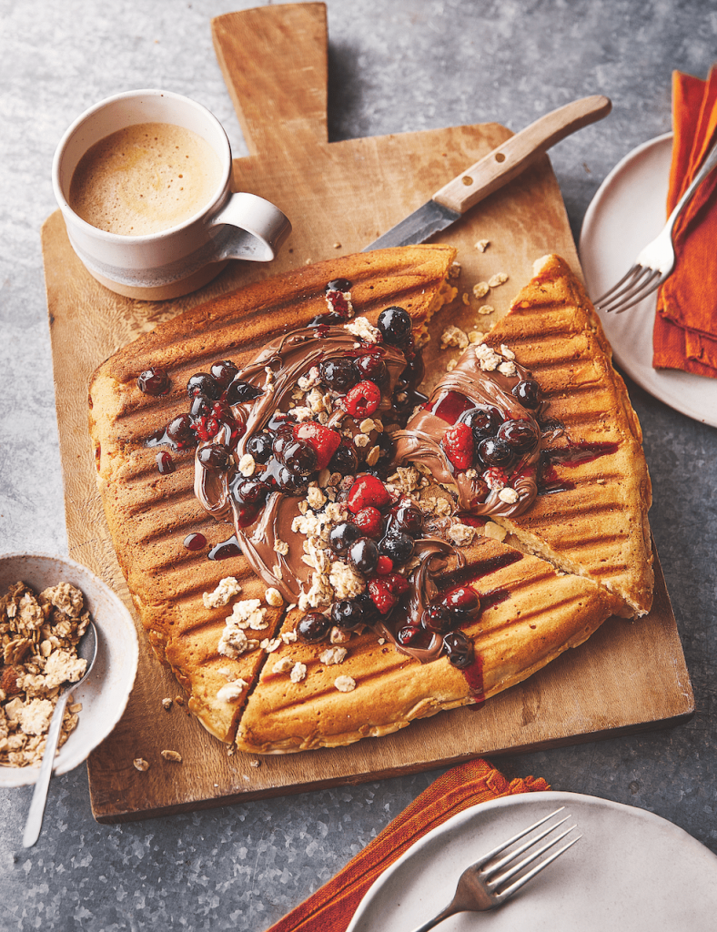 Tear-and-share pan waffle with Nutella