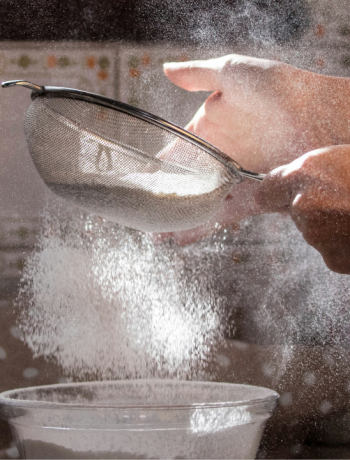 How to measure flour the right way