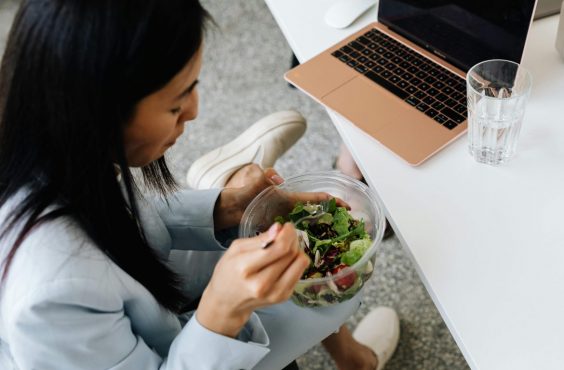 office lunch etiquette