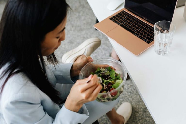 office lunch etiquette