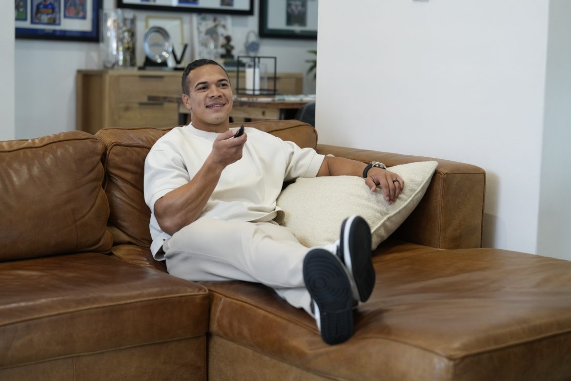 Midea X Cheslin Kobe