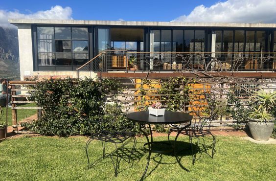 DeZeven Guest House