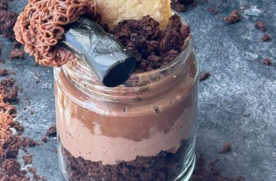 Halloween dirt pudding cups