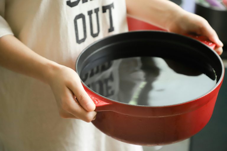 1 pot, 1 pan, 1 knife