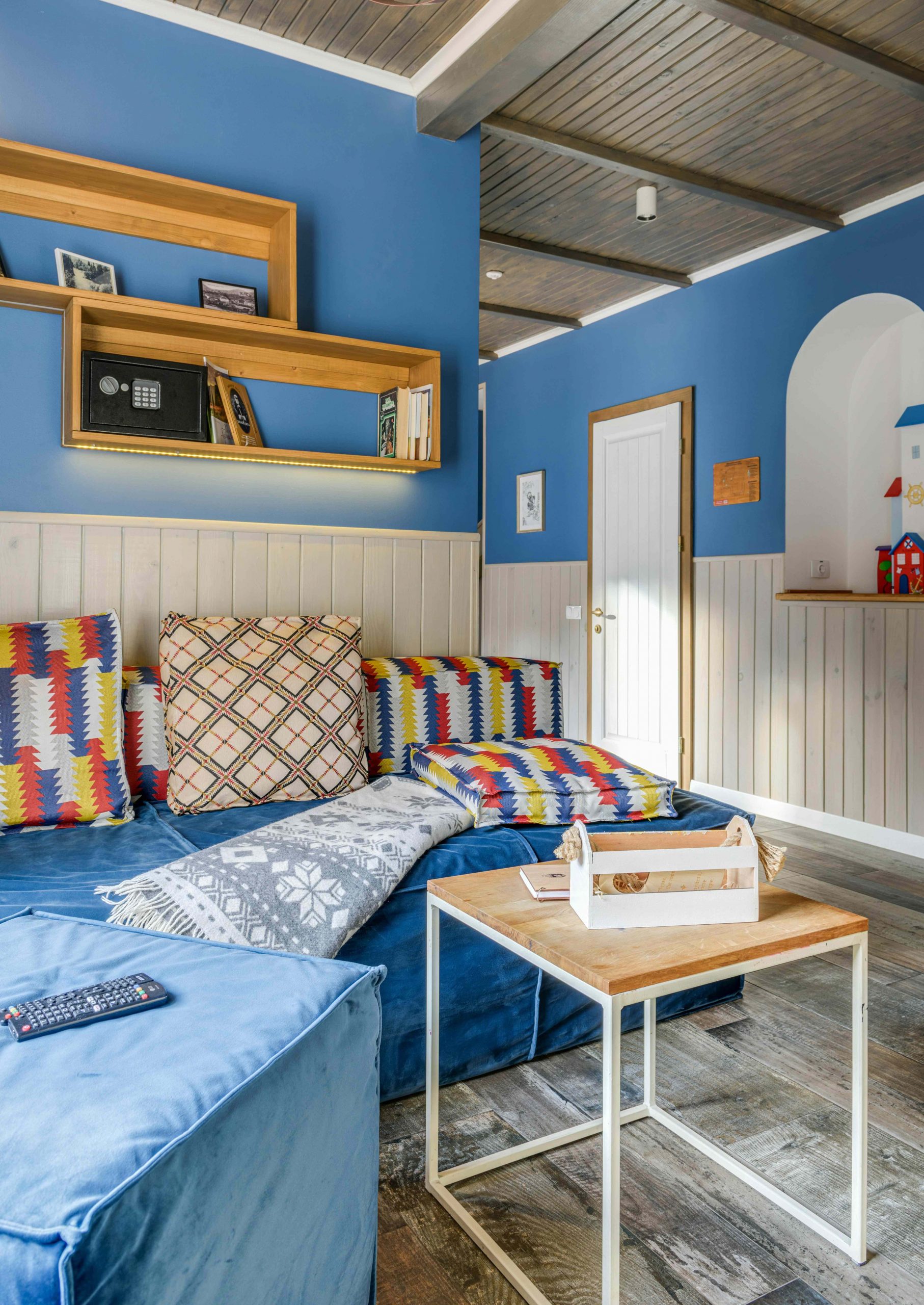 paint colours that shrink your space