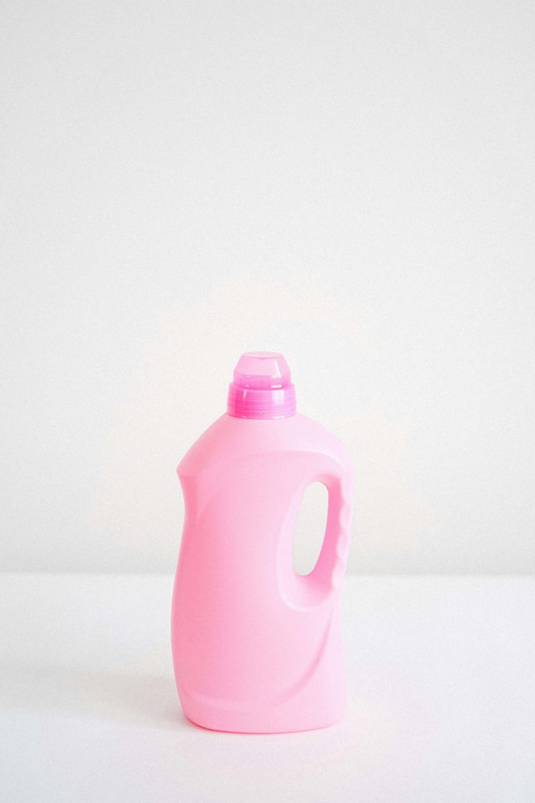 5 surprising uses for laundry detergent