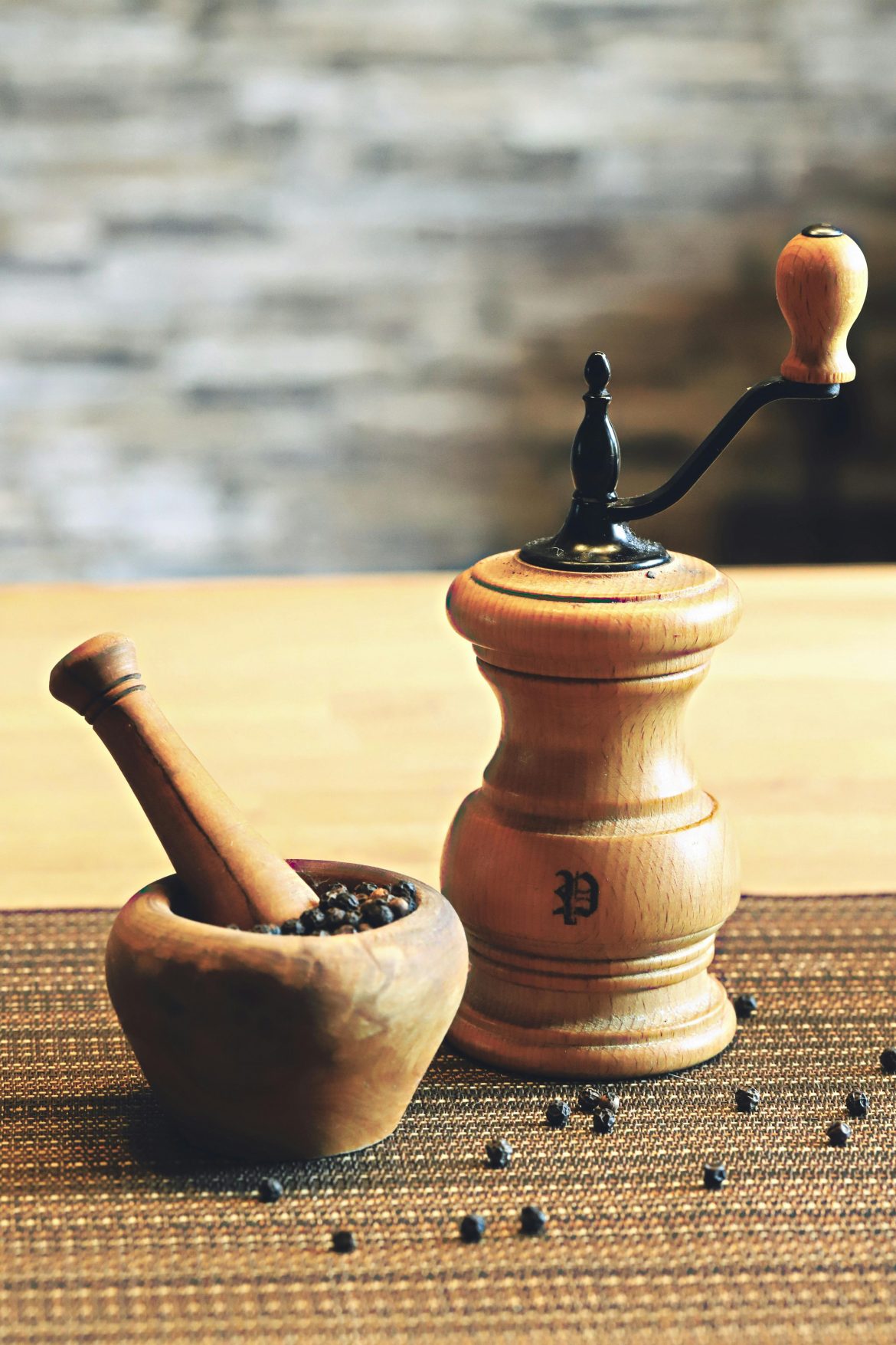 Spice grinder vs mortar and pestle: Which one belongs in your kitchen? spice grinder vs mortar and pestle
