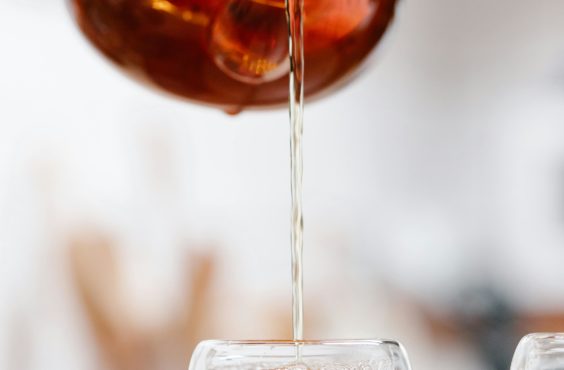 8 teas for anxiety, bloating and sleep