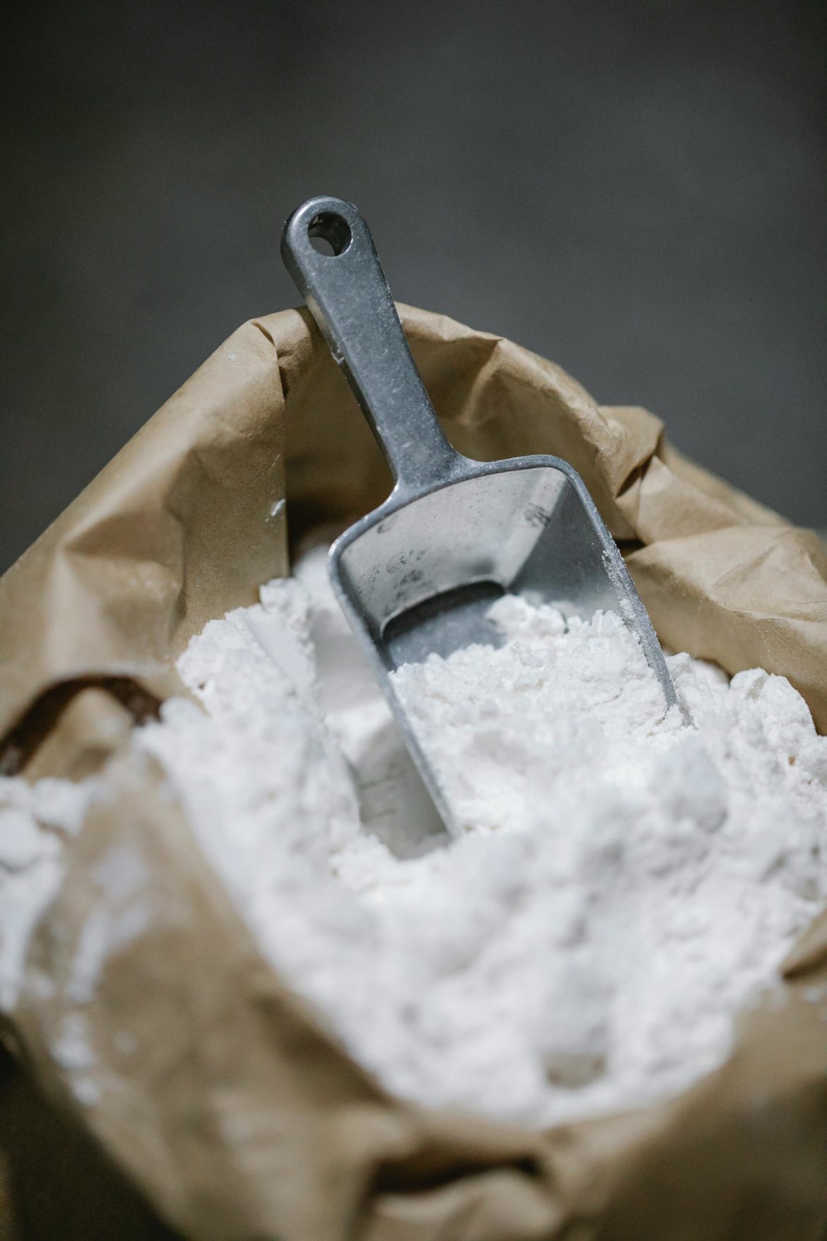 surprising uses of cornflour for cleaning