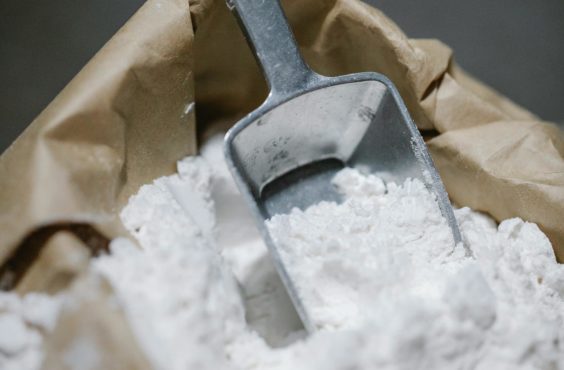 surprising uses of cornflour for cleaning