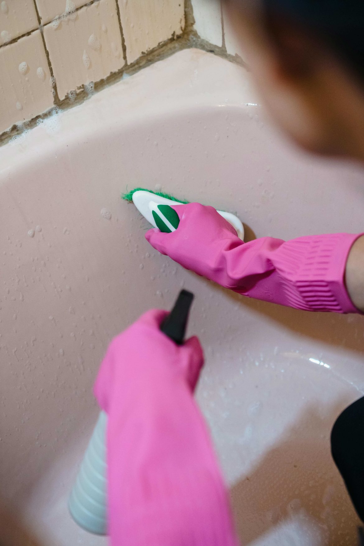 Keep your bath bright: How to remove stubborn bath stains how to remove stubborn bath stains