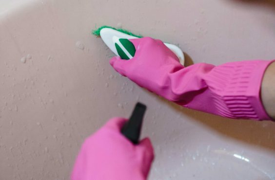 how to remove stubborn bath stains