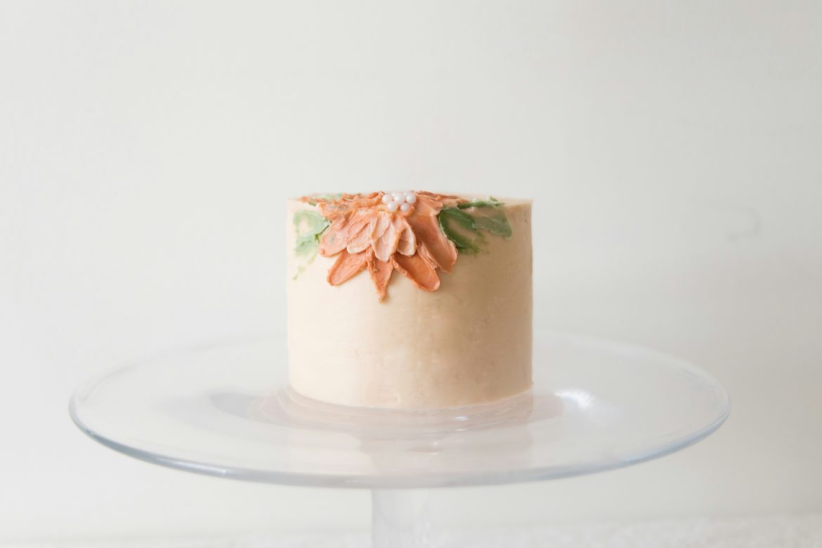 No cake tin? These clever baking substitutes might already be in your kitchen cake tin