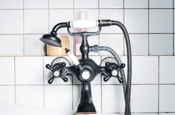 how to remove mould from the bathroom