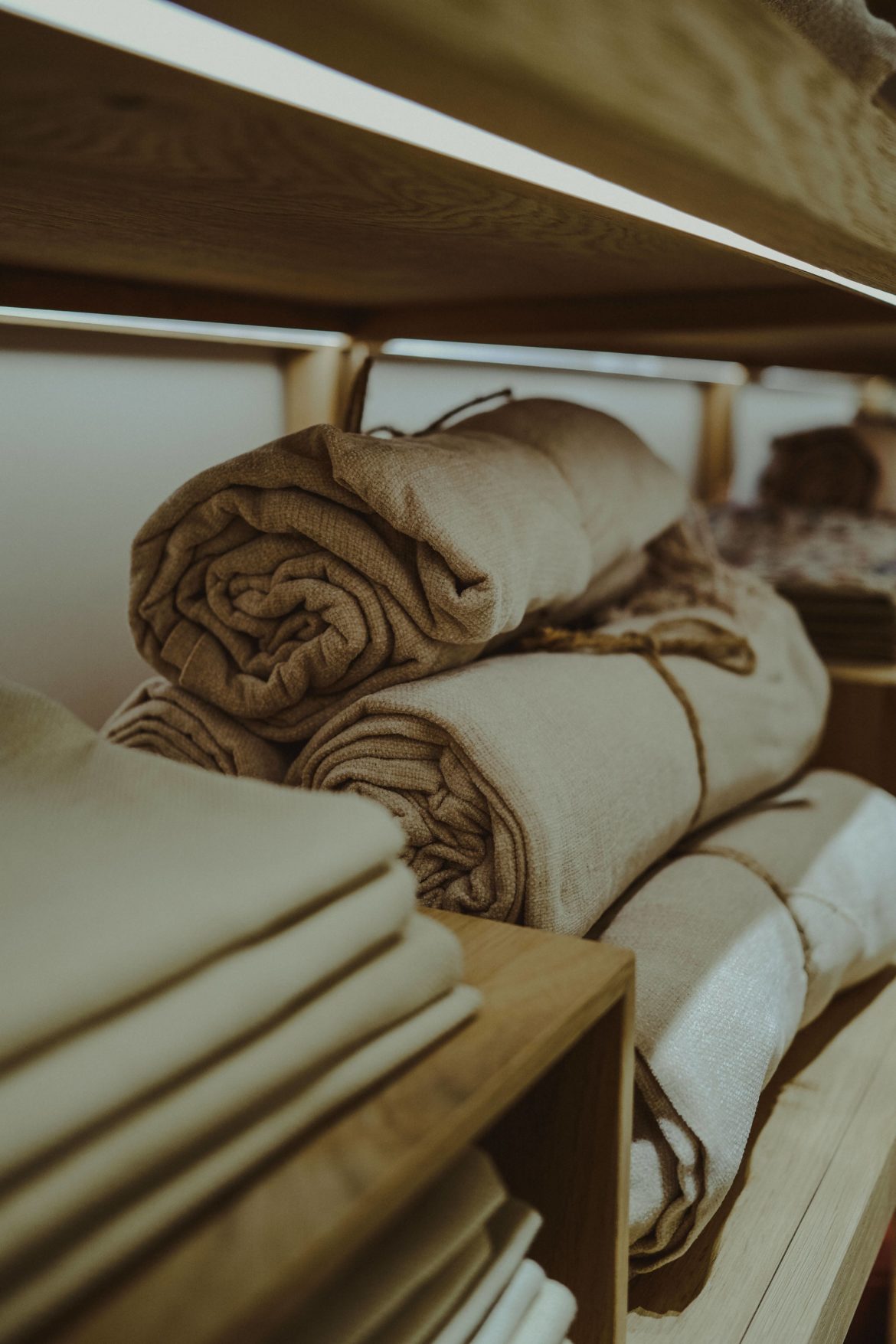 Keep your linen stain-free with our cleaning guide linen cleaning guide