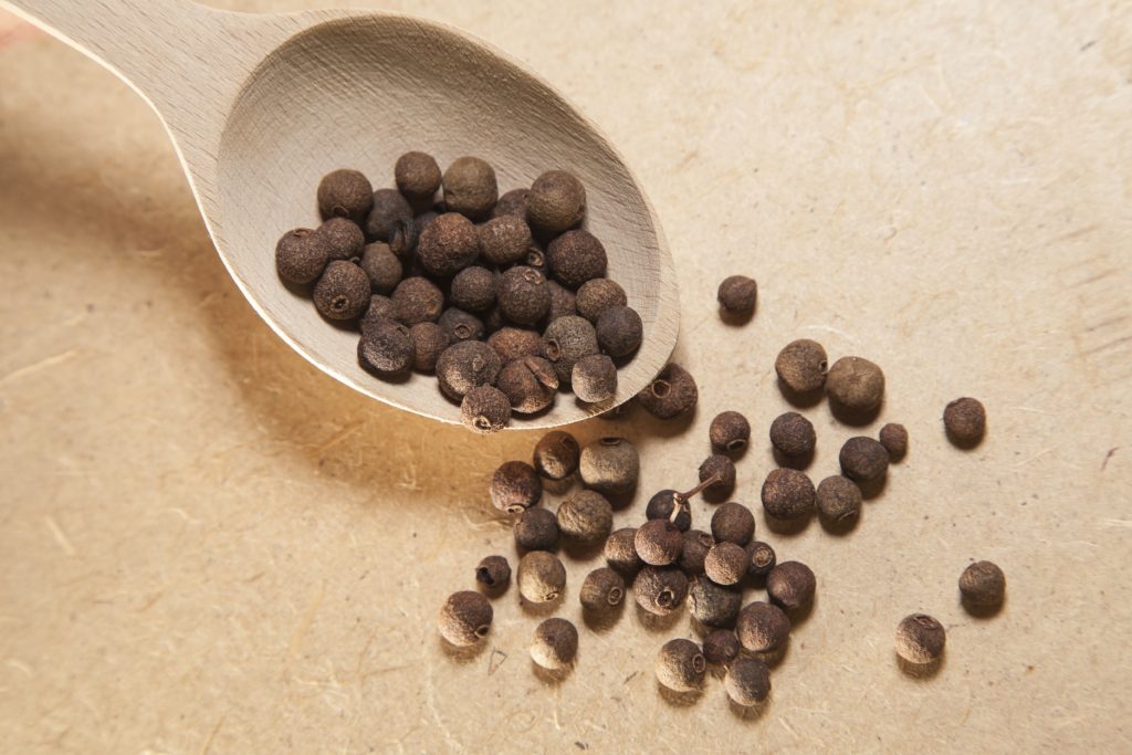 white pepper vs black pepper