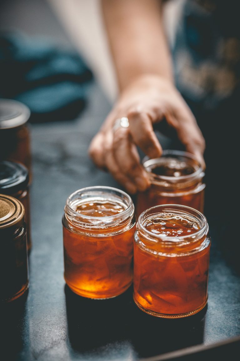 How to remove stubborn stickers from jars, containers and glass without damaging the surface sticker