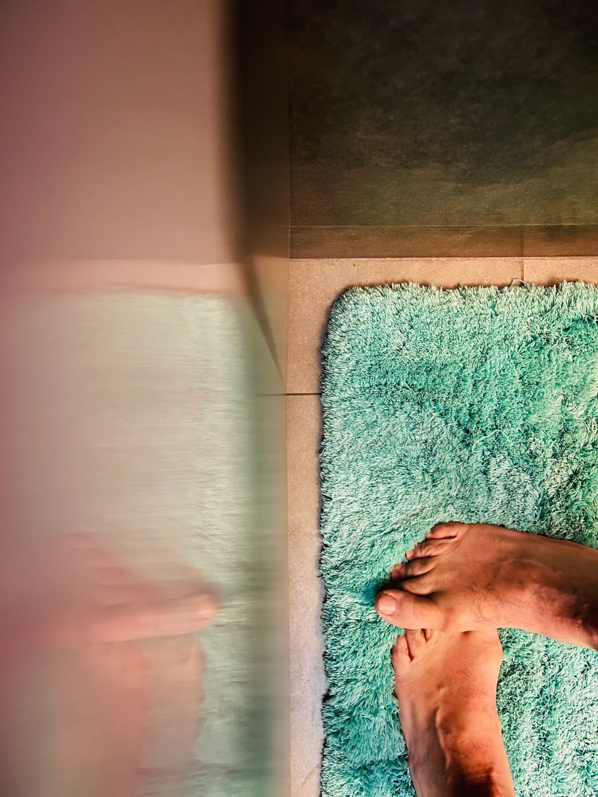 How to clean your bathroom mats in 10 easy steps how to clean your bath mat in 10 easy steps