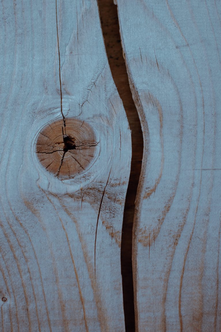 why wooden chopping boards crack