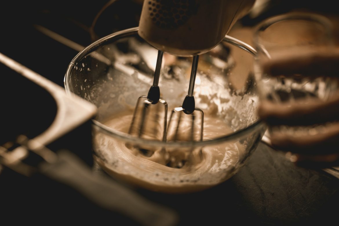 10 ways to mix, whisk and beat without an electric mixer mixer