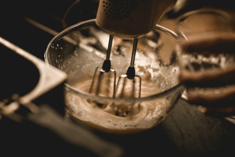10 ways to mix, whisk and beat without an electric mixer mixer